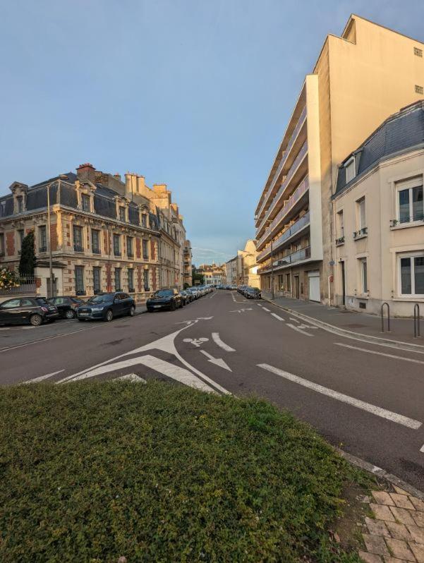 Ferienwohnung L'Ange Au Sourire Reims Exterior foto
